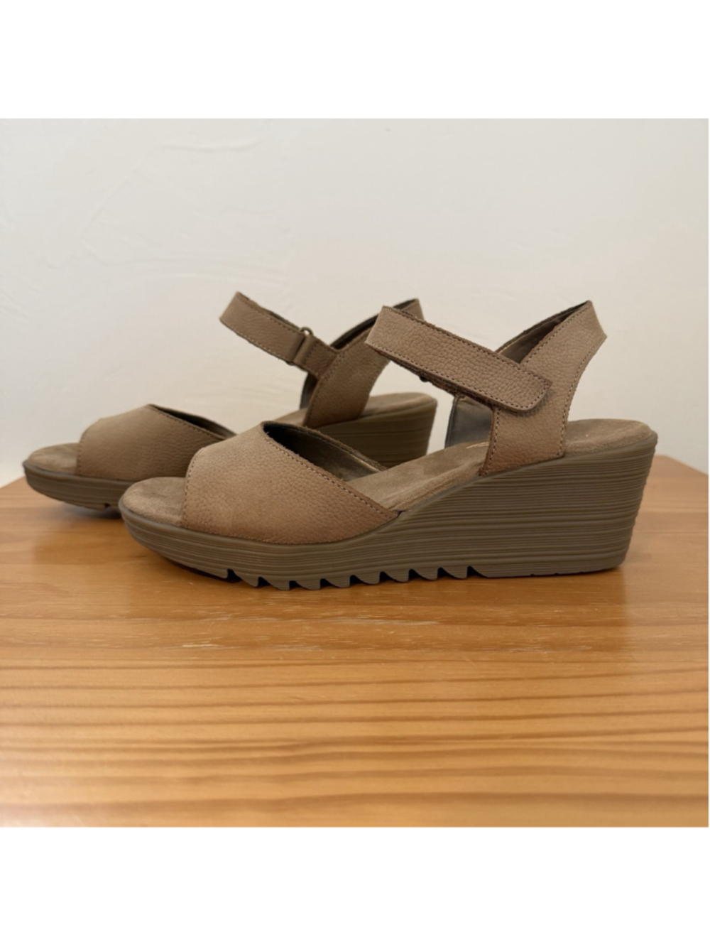 Aerosoles Heel Rest Cushion Insole Wedge Sandal Tan Leather Size 7